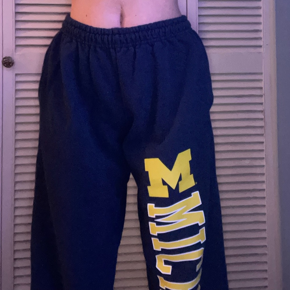 Michigan Sweatpants - Picture 4 of 4
